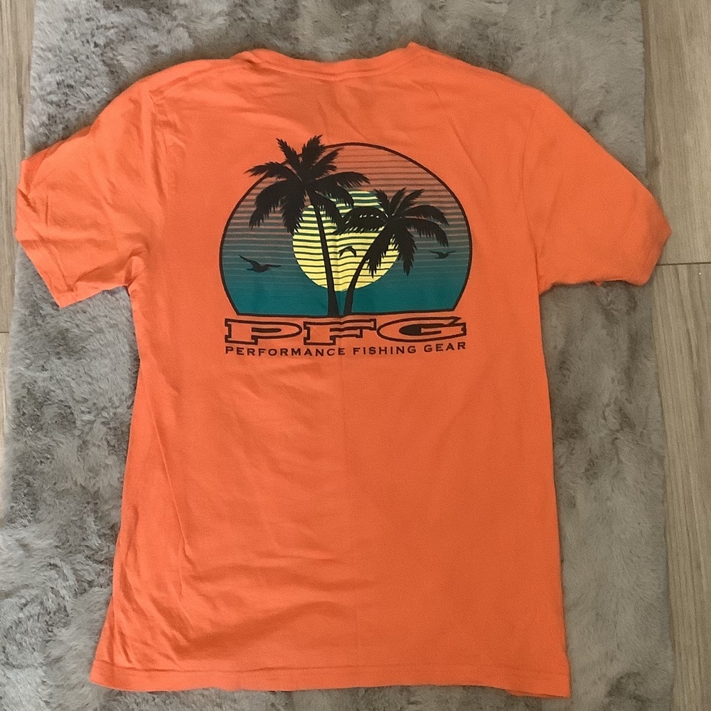 PFG men’s shirt medium